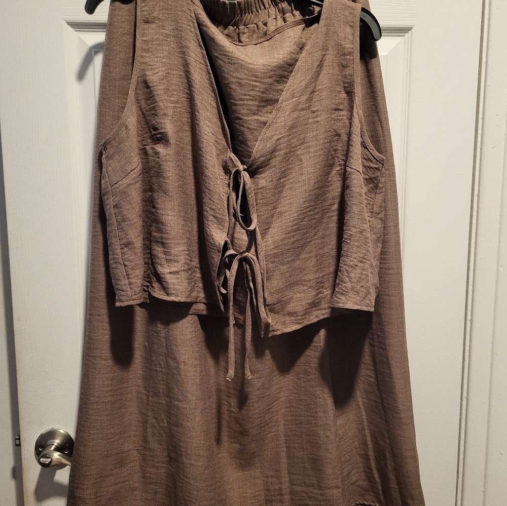 Spring Womens Vest nd Maxi Skirt..NWOT